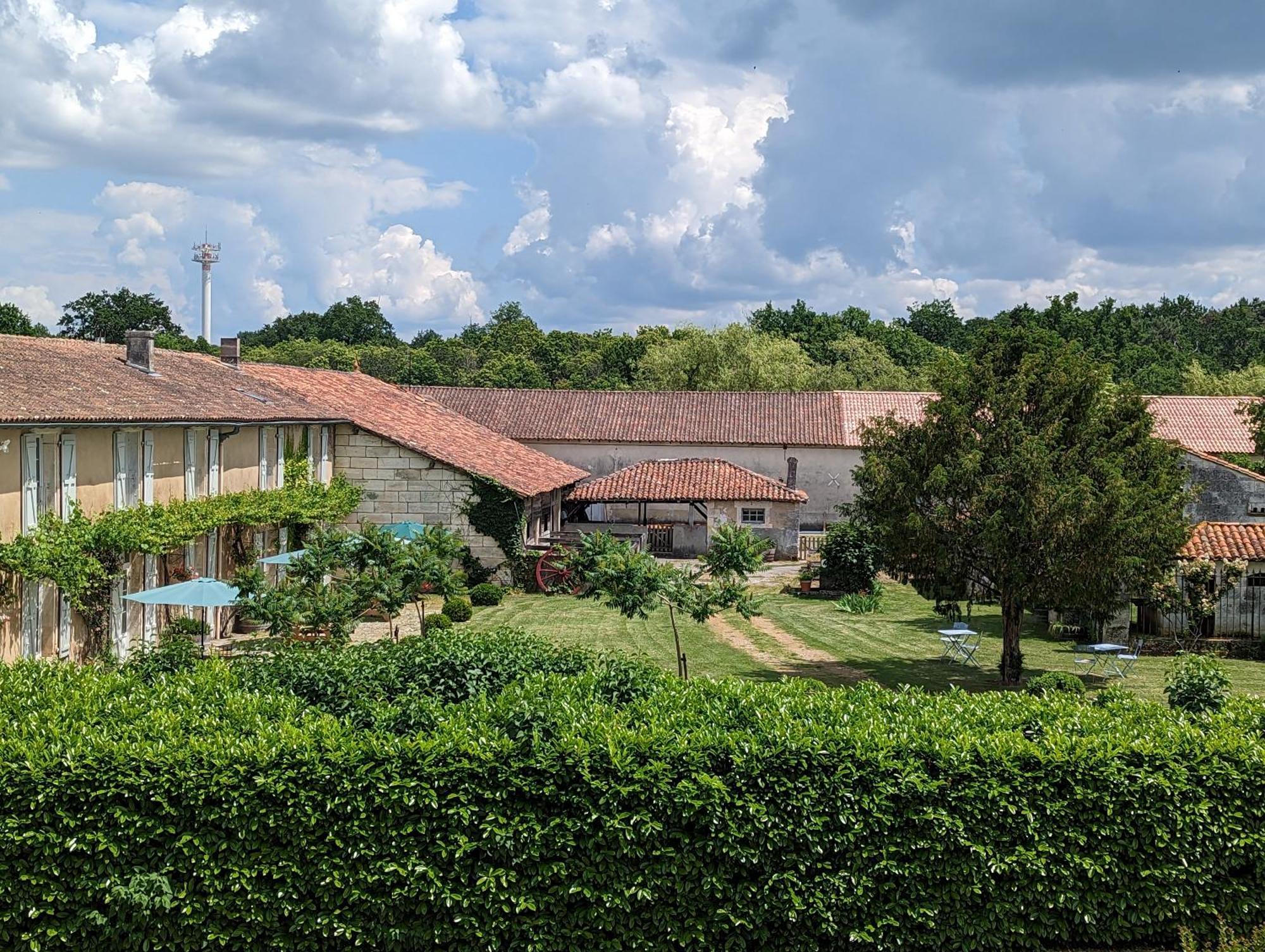 Domaine Du Faure Bed & Breakfast Chadurie Exterior photo