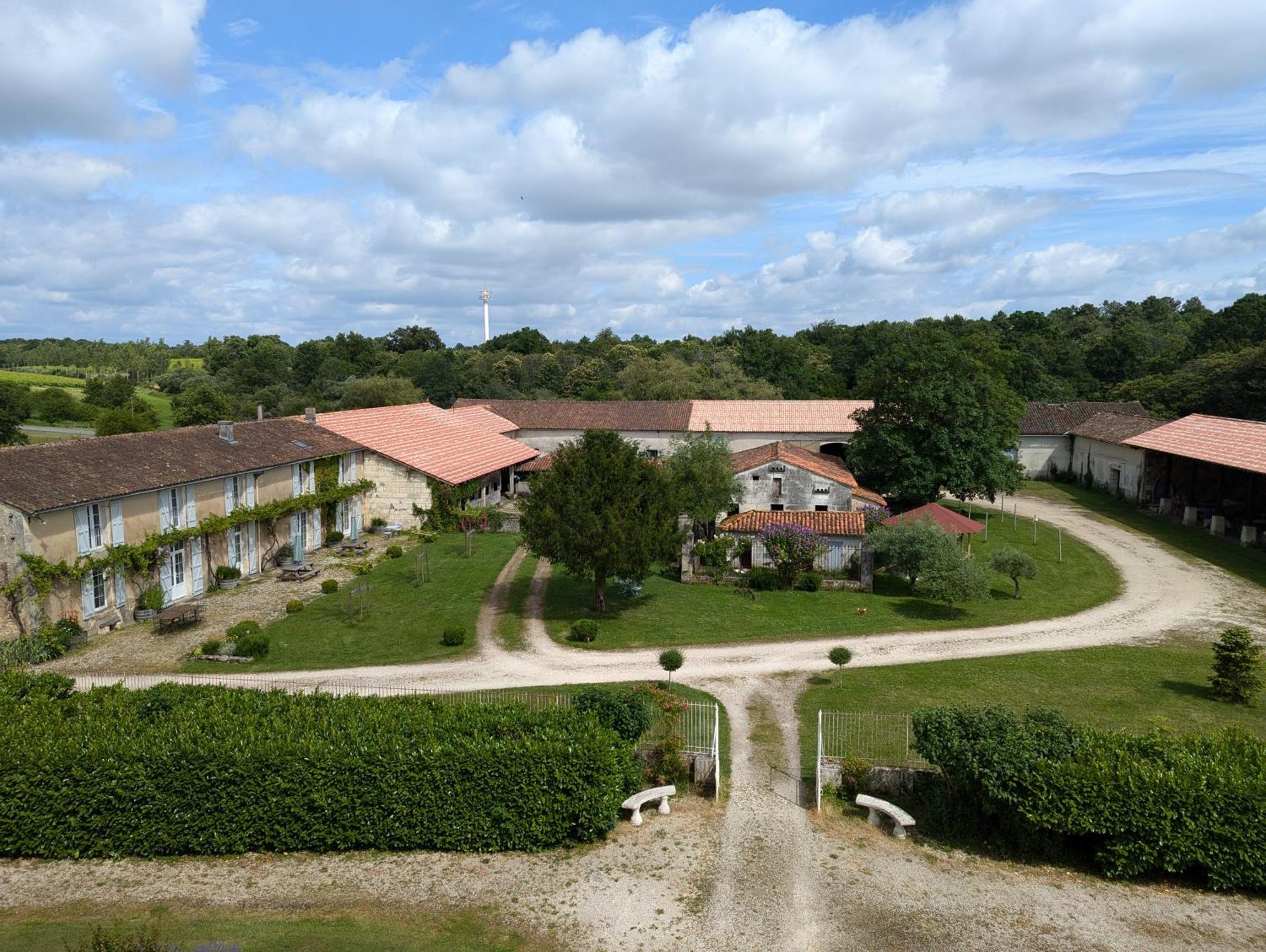 Domaine Du Faure Bed & Breakfast Chadurie Exterior photo